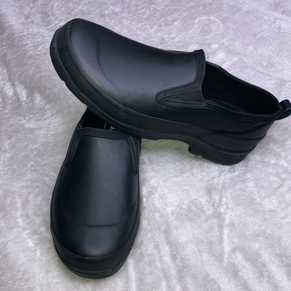 NWT RANGER 9 Unisex black waterproof slip resistant shoe